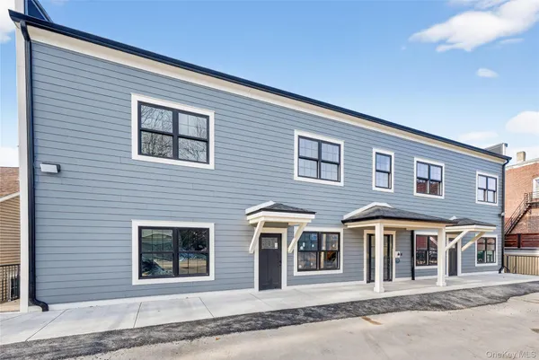 $2,850 | 10 Market Street, Unit B, Wappingers Falls, NY 12590