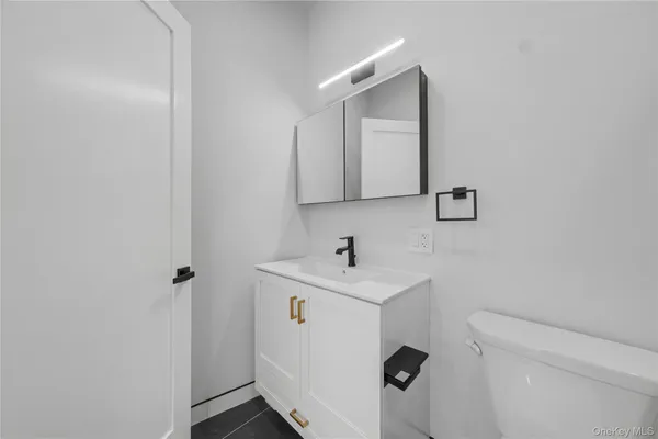 $2,850 | 10 Market Street, Unit B, Wappingers Falls, NY 12590