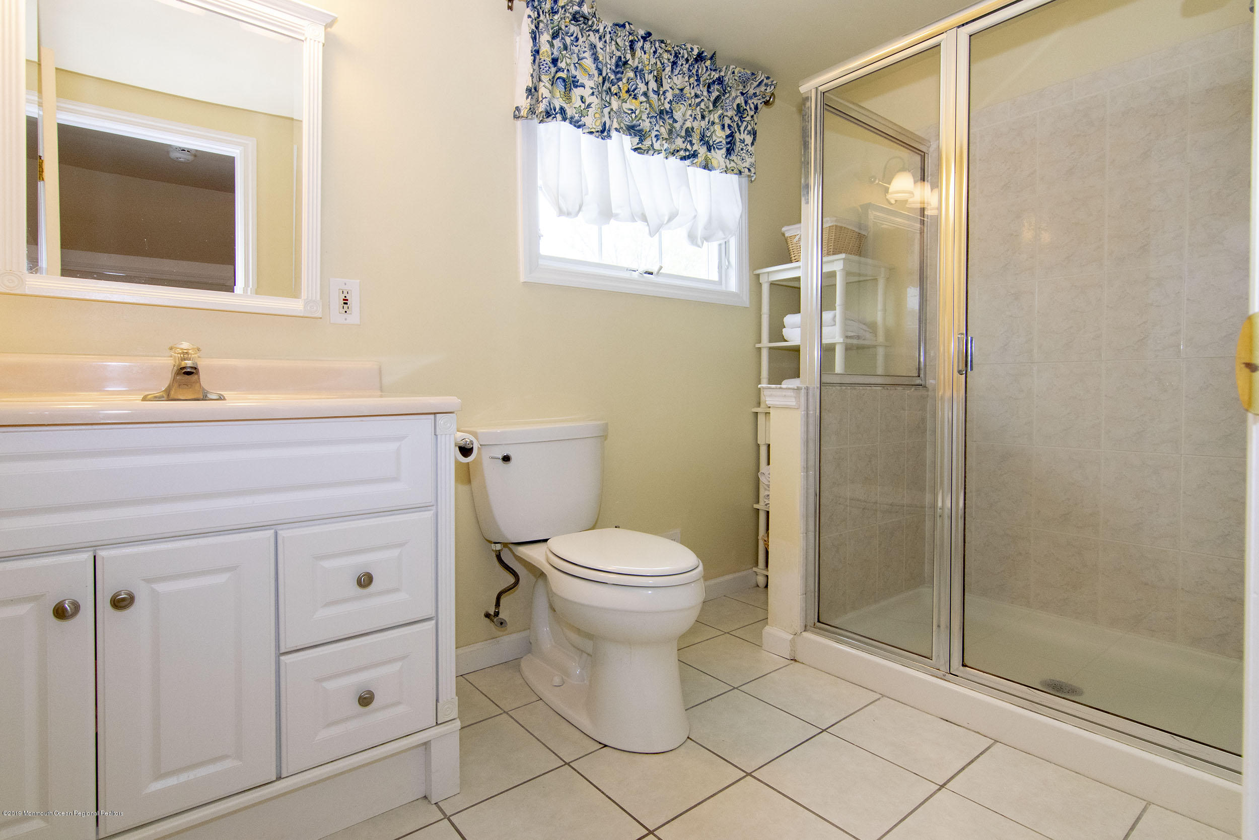 702 Schoolhouse Road Brielle, NJ 08730 - Photo 17 of 38 1st floor Bath