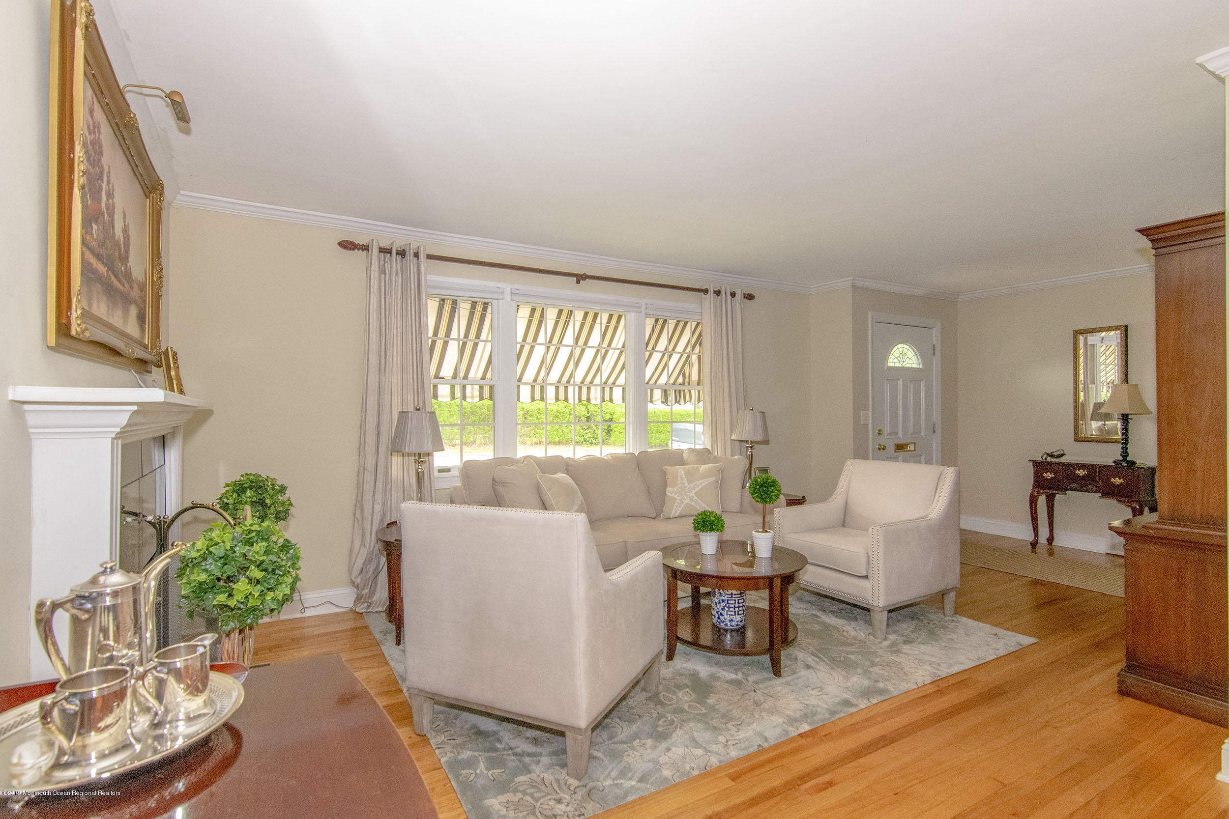 702 Schoolhouse Road Brielle, NJ 08730 - Photo 8 of 38 Living Room