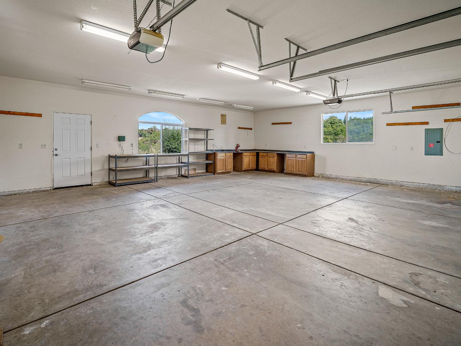 7055 Ridge Road Newcastle, CA 95658 - Photo 47 of 58 Secondary residence spacious three car garage