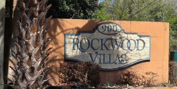 $1,375 | 5855 Southwest 8th Place, Gainesville, FL 32607