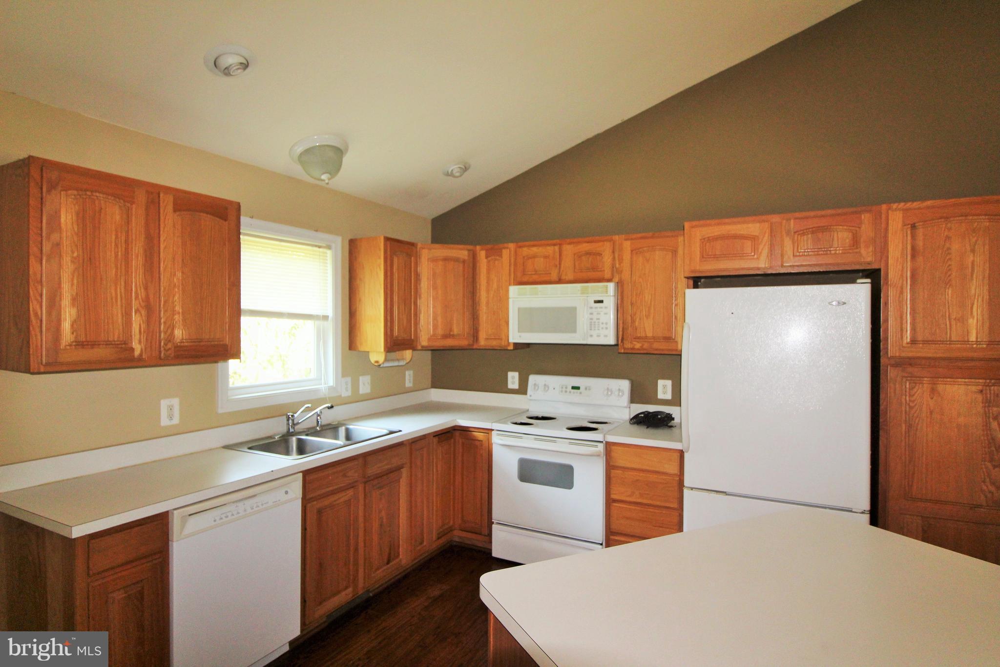 54 Robbie Road Bumpass, VA 23024 - Photo 6 of 30 Kitchen