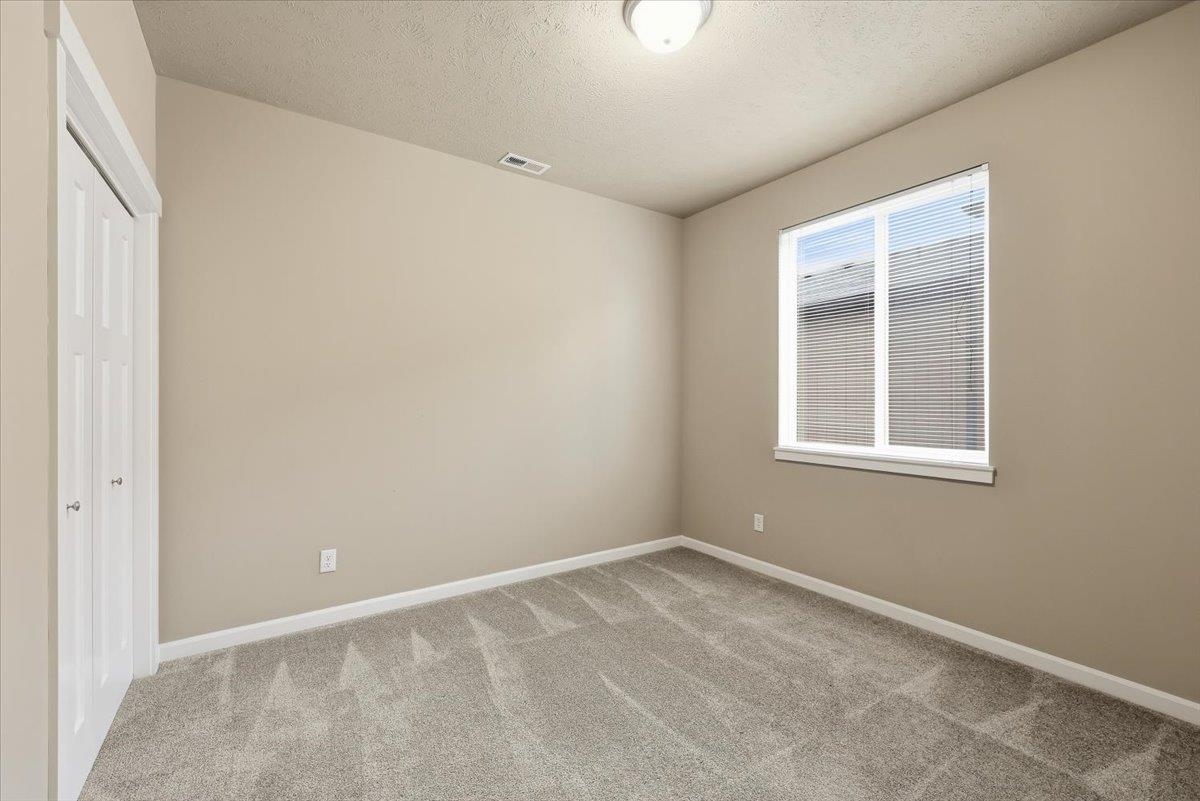 8404 North Summerhill Lane Spokane, WA 99208 - Photo 12 of 20