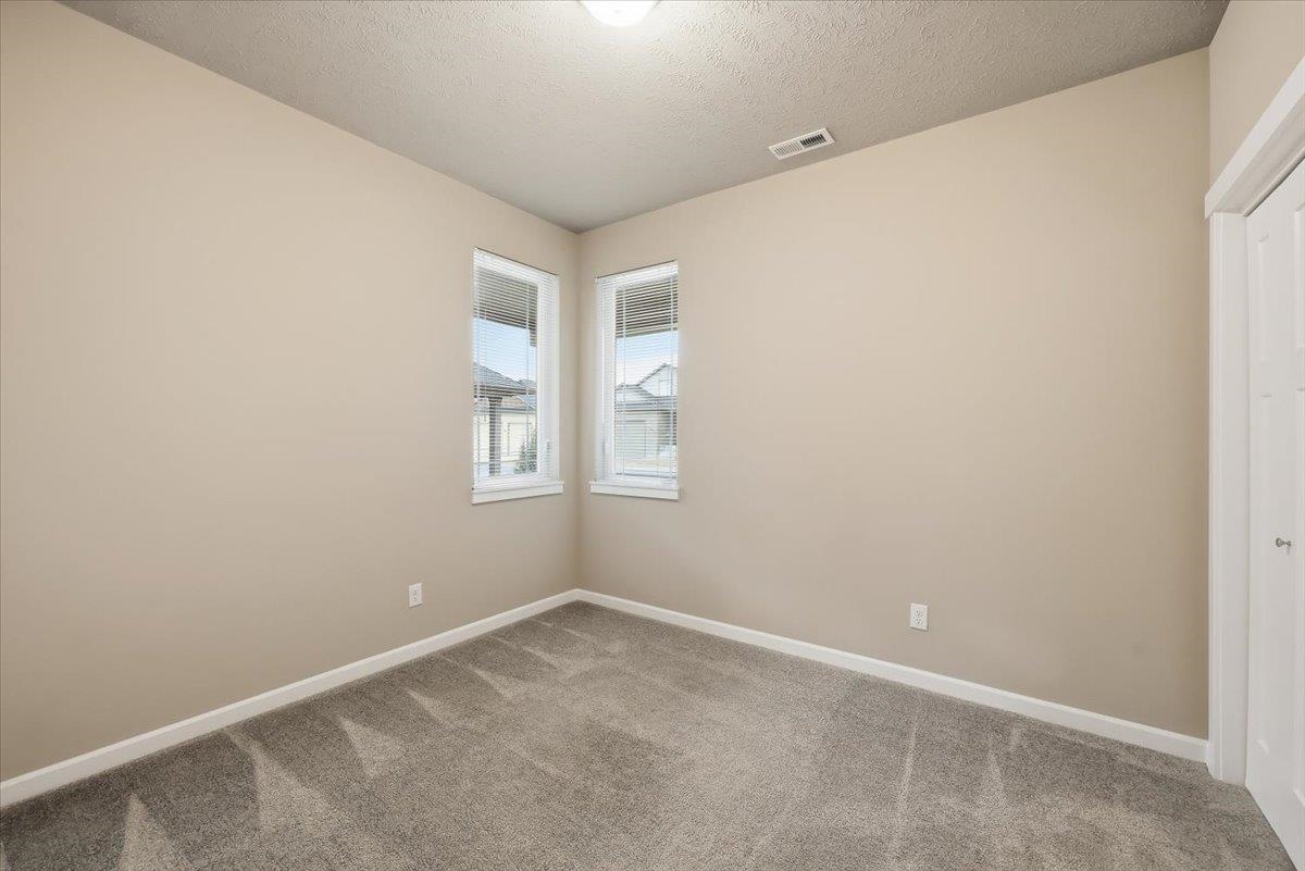 8404 North Summerhill Lane Spokane, WA 99208 - Photo 13 of 20