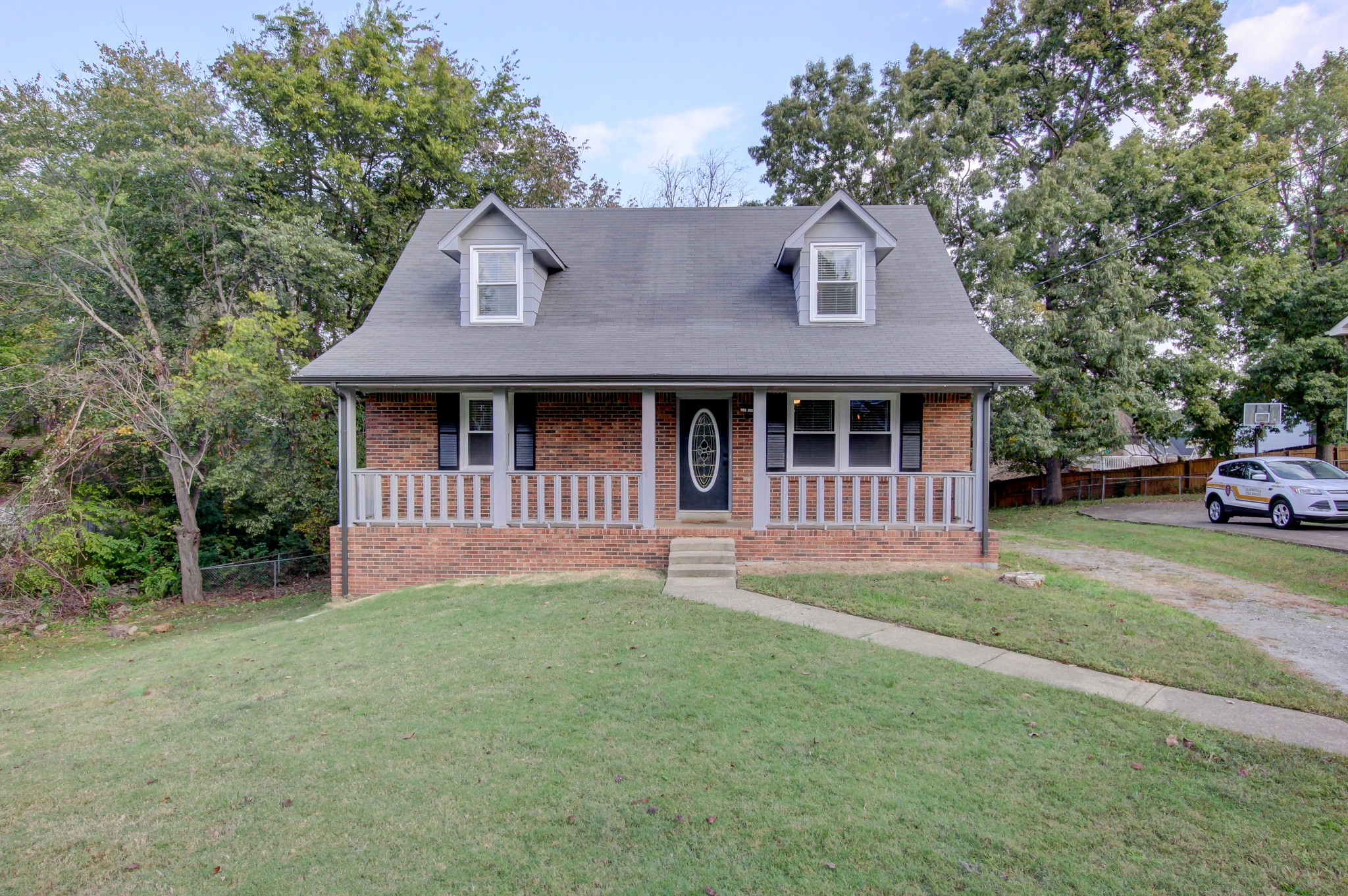 323 Lancaster Road Clarksville, TN 37042 - Photo 1 of 27 Gallery Image 1