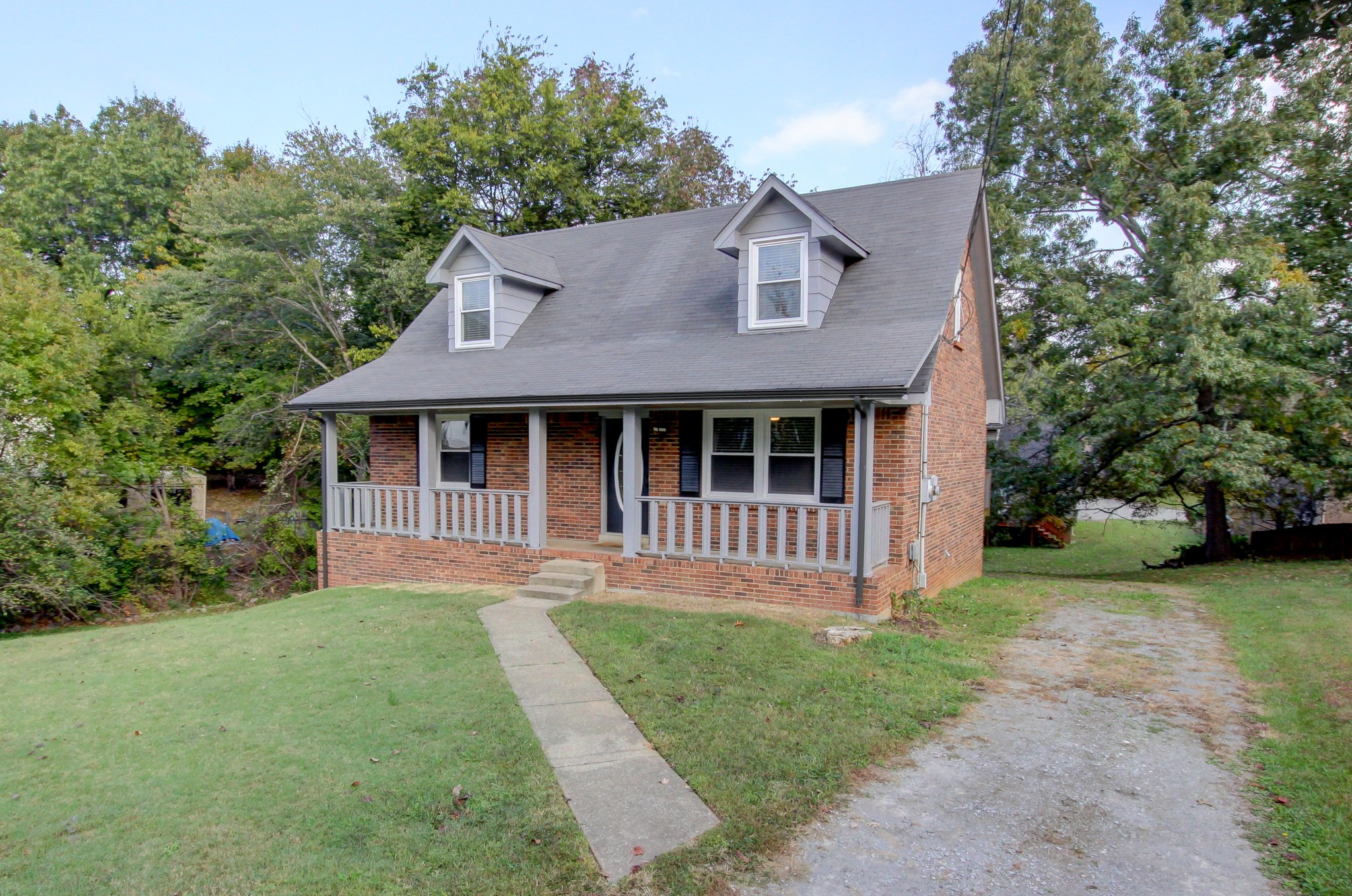 323 Lancaster Road Clarksville, TN 37042 - Photo 2 of 27 Gallery Image 2