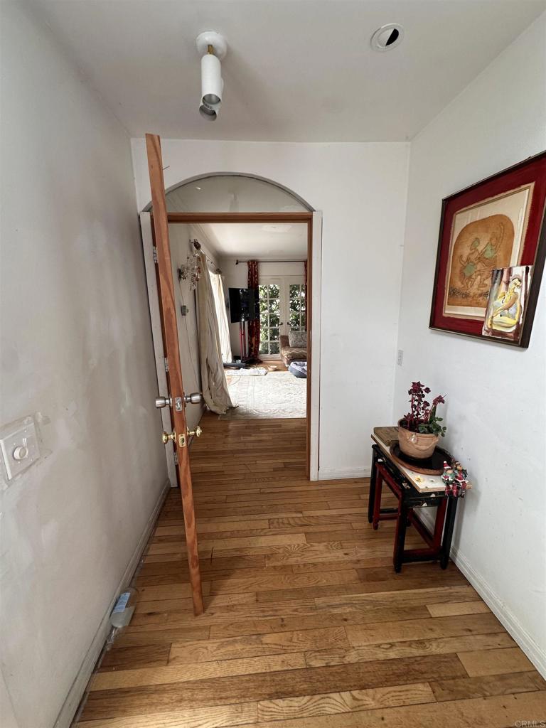 507 West Rustic Road Santa Monica, CA 90402 - Photo 13 of 41 Gallery Image 13