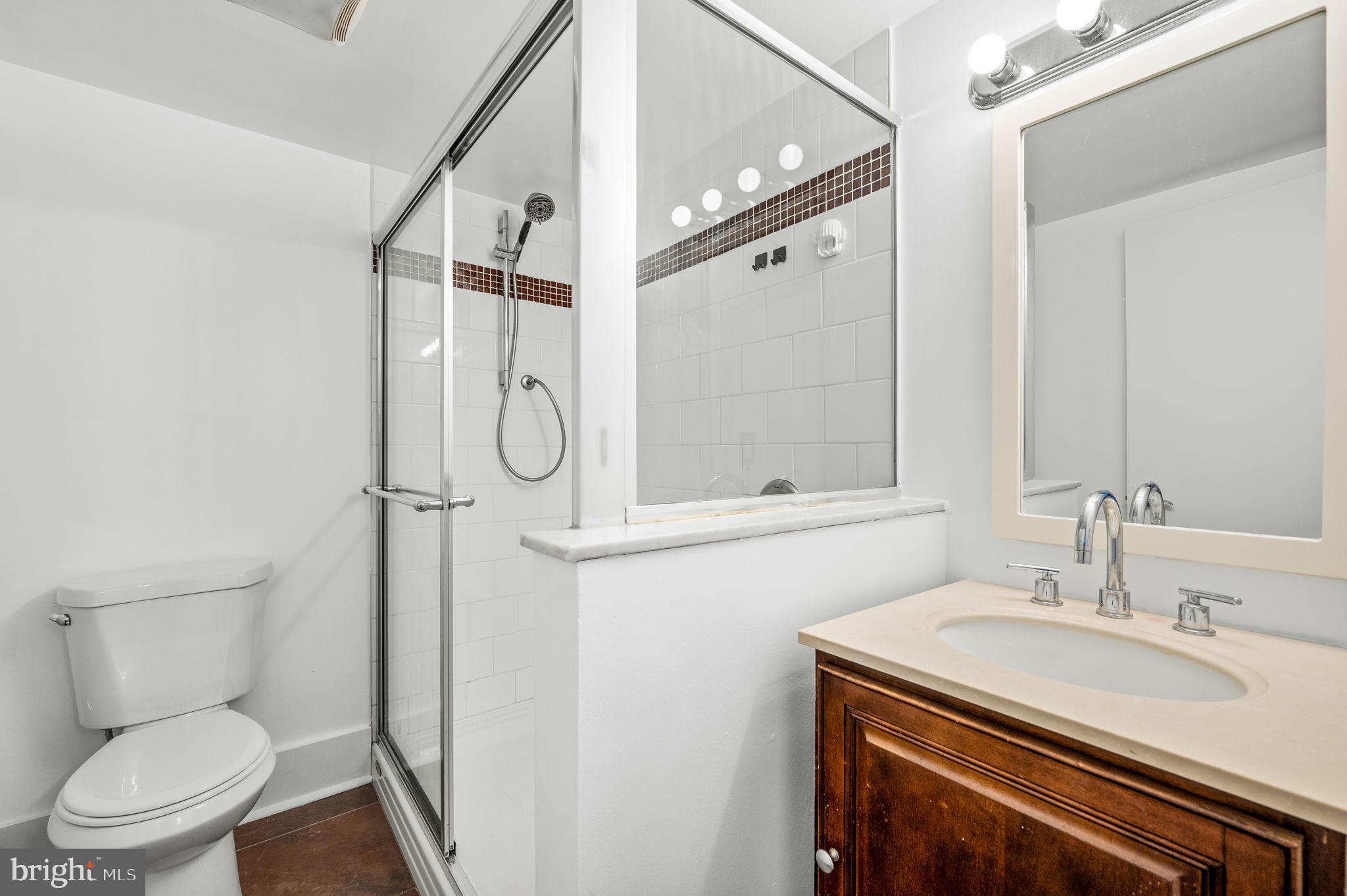 1201 South 5th Street, Unit B Philadelphia, PA 19147 - Photo 11 of 17 2nd Full Bathroom (1st Floor)