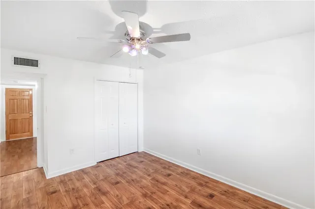 $1,050 | 812 Martin Behrman Avenue, Unit M, Metairie, LA 70005