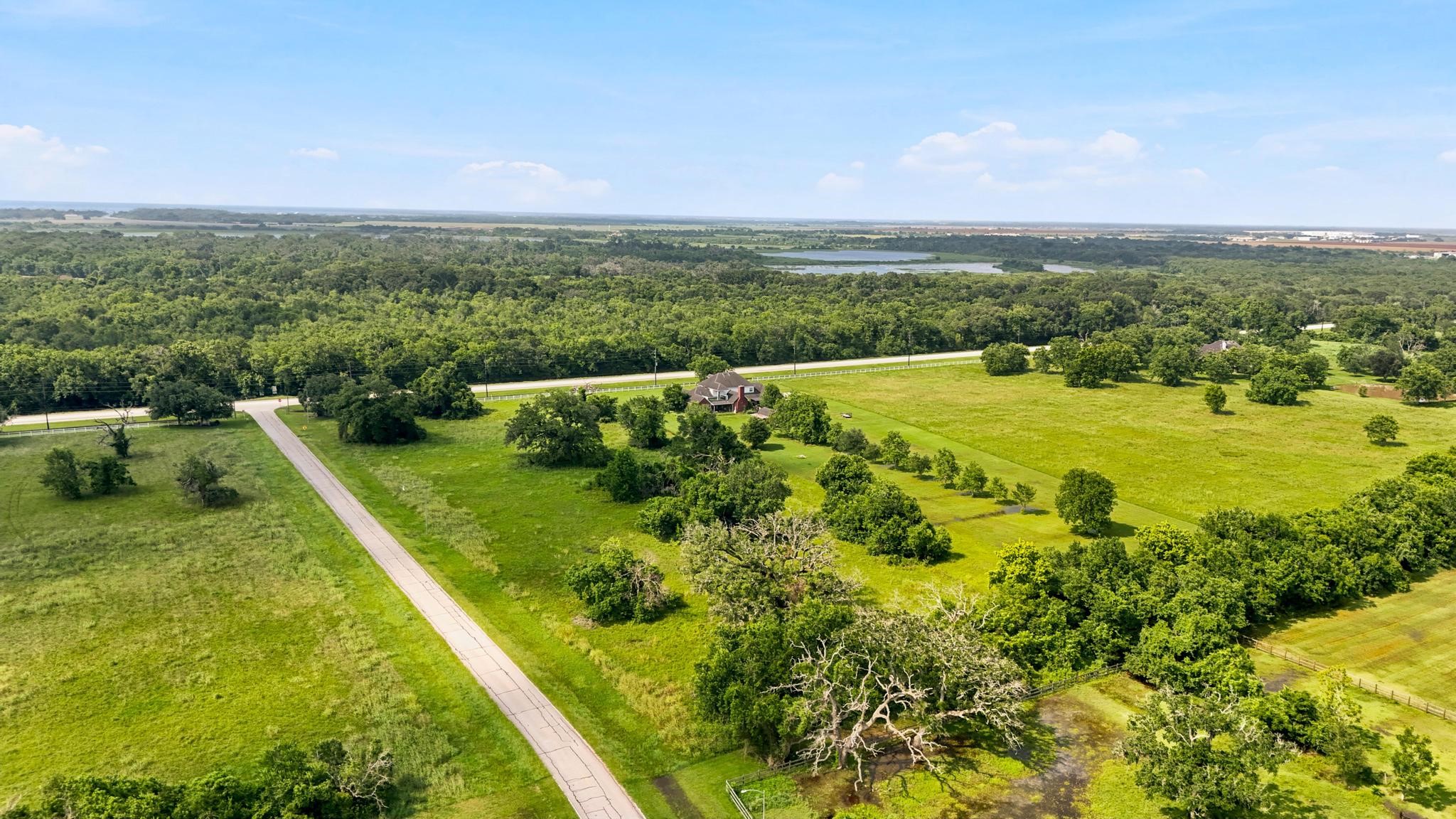 1011 West Farm To Market 1462 Rosharon, TX 77583 - Photo 11 of 12