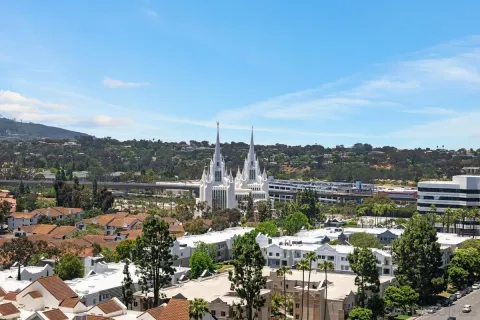 $1,249,000 | 3890 Nobel Drive, Unit 1604/05, San Diego, CA 92122