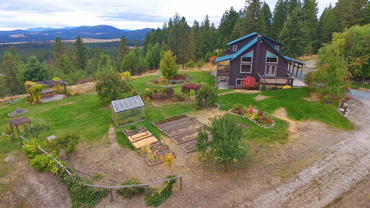 16706 East Oregon Road Elk, WA 99009 - Photo 1 of 20