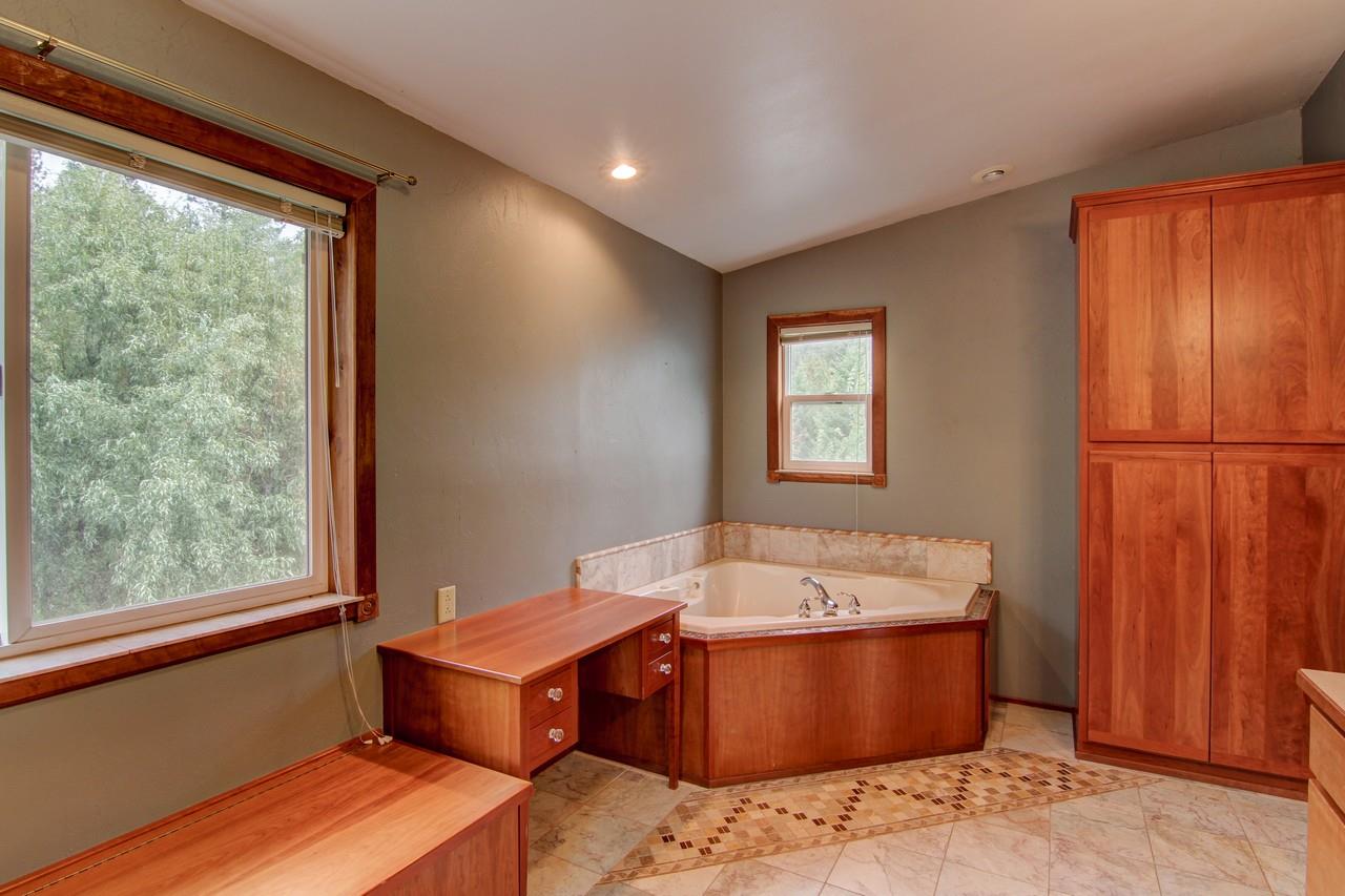 16706 East Oregon Road Elk, WA 99009 - Photo 10 of 20
