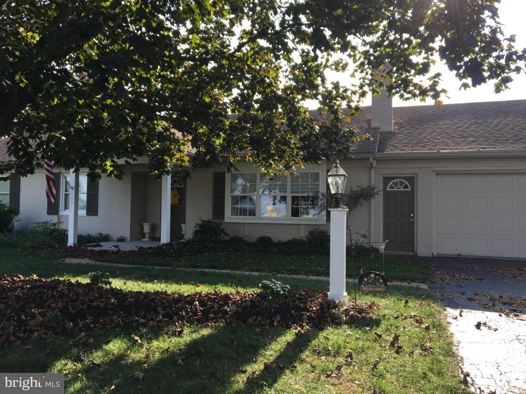 214 West Newport Road Lititz, PA 17543 - Photo 3 of 27