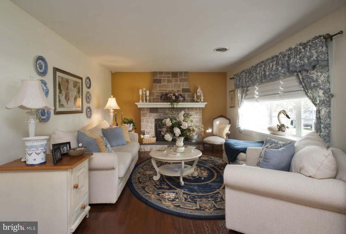 214 West Newport Road Lititz, PA 17543 - Photo 4 of 27