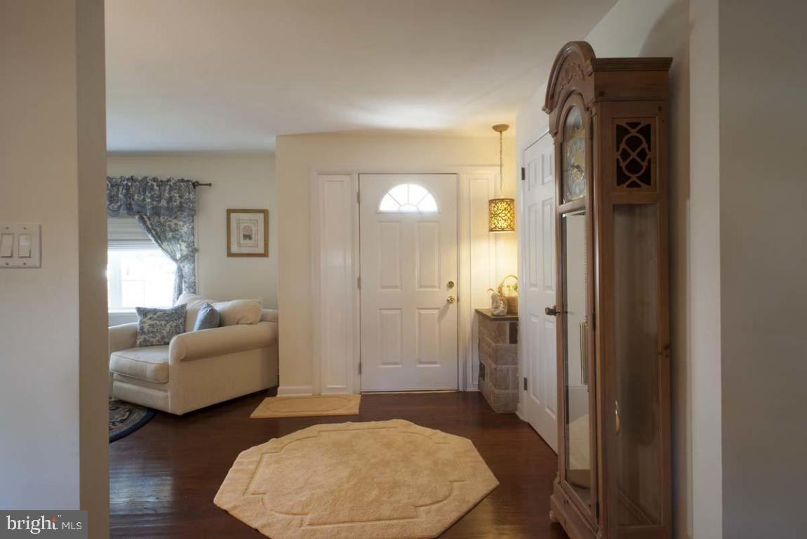 214 West Newport Road Lititz, PA 17543 - Photo 5 of 27