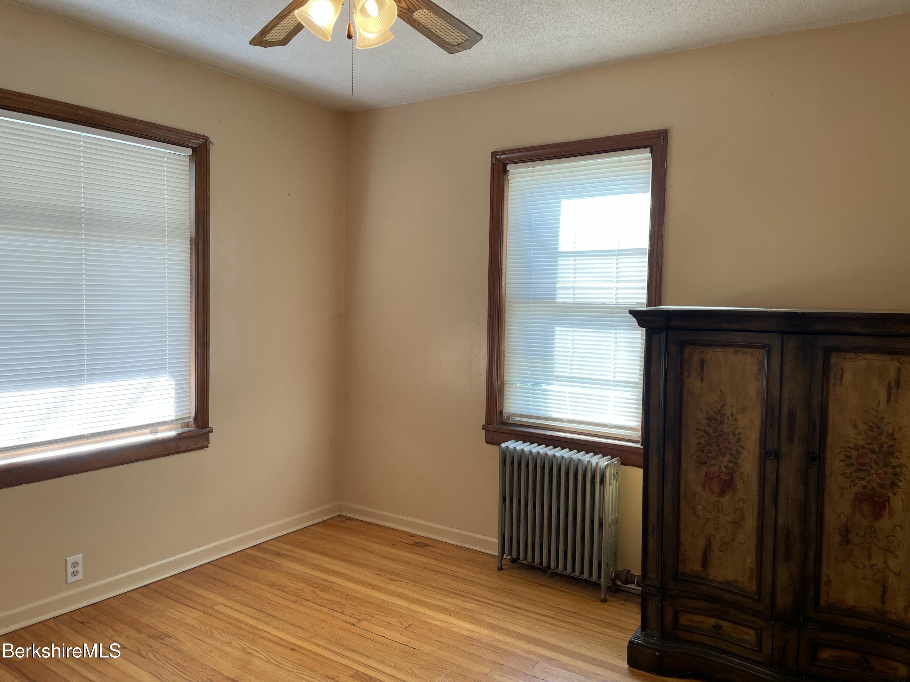 156 Elizabeth Street Pittsfield, MA 01201 - Photo 14 of 36 20251006_135926812_iOS