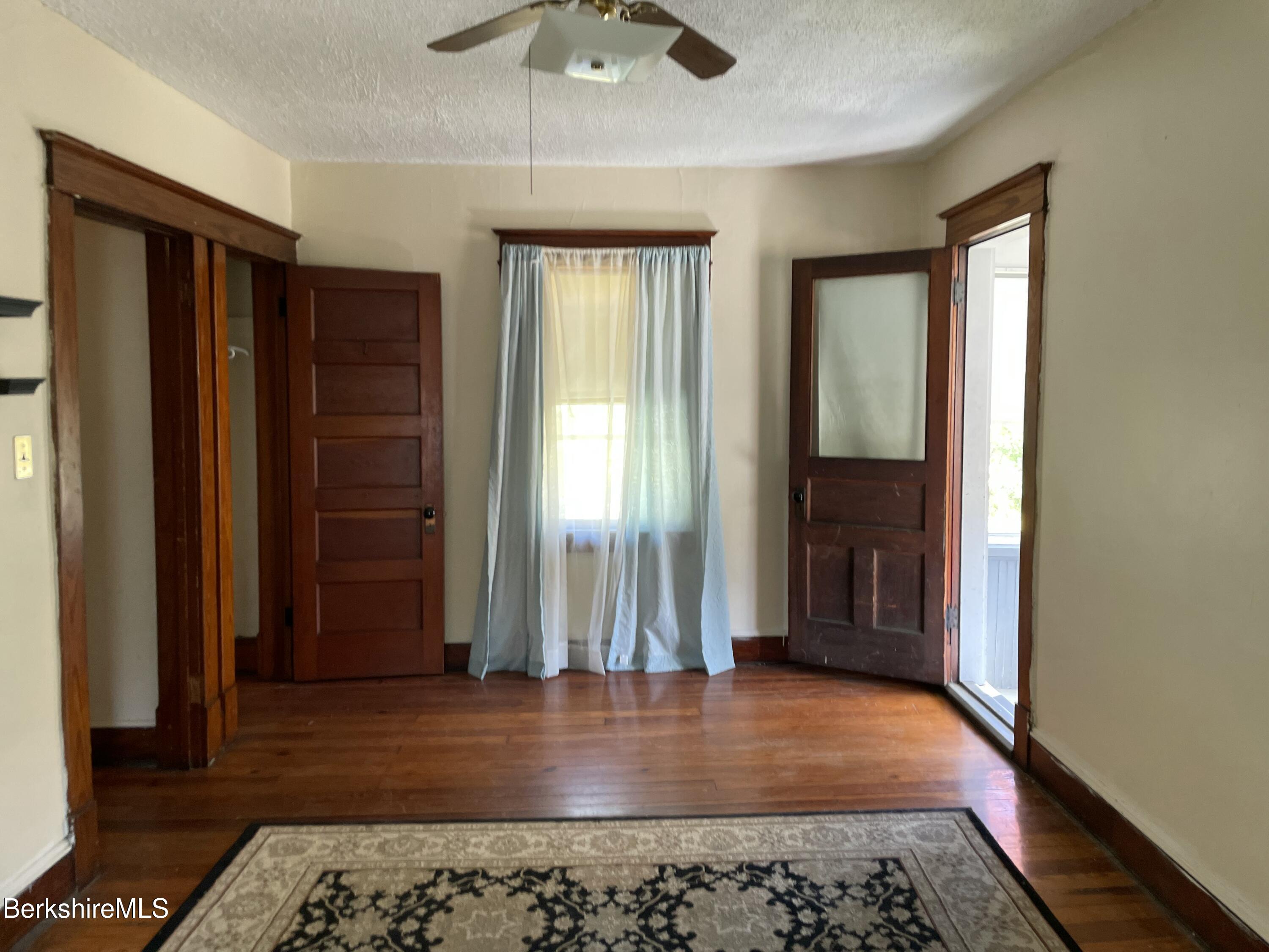 156 Elizabeth Street Pittsfield, MA 01201 - Photo 24 of 36 20251006_140605825_iOS