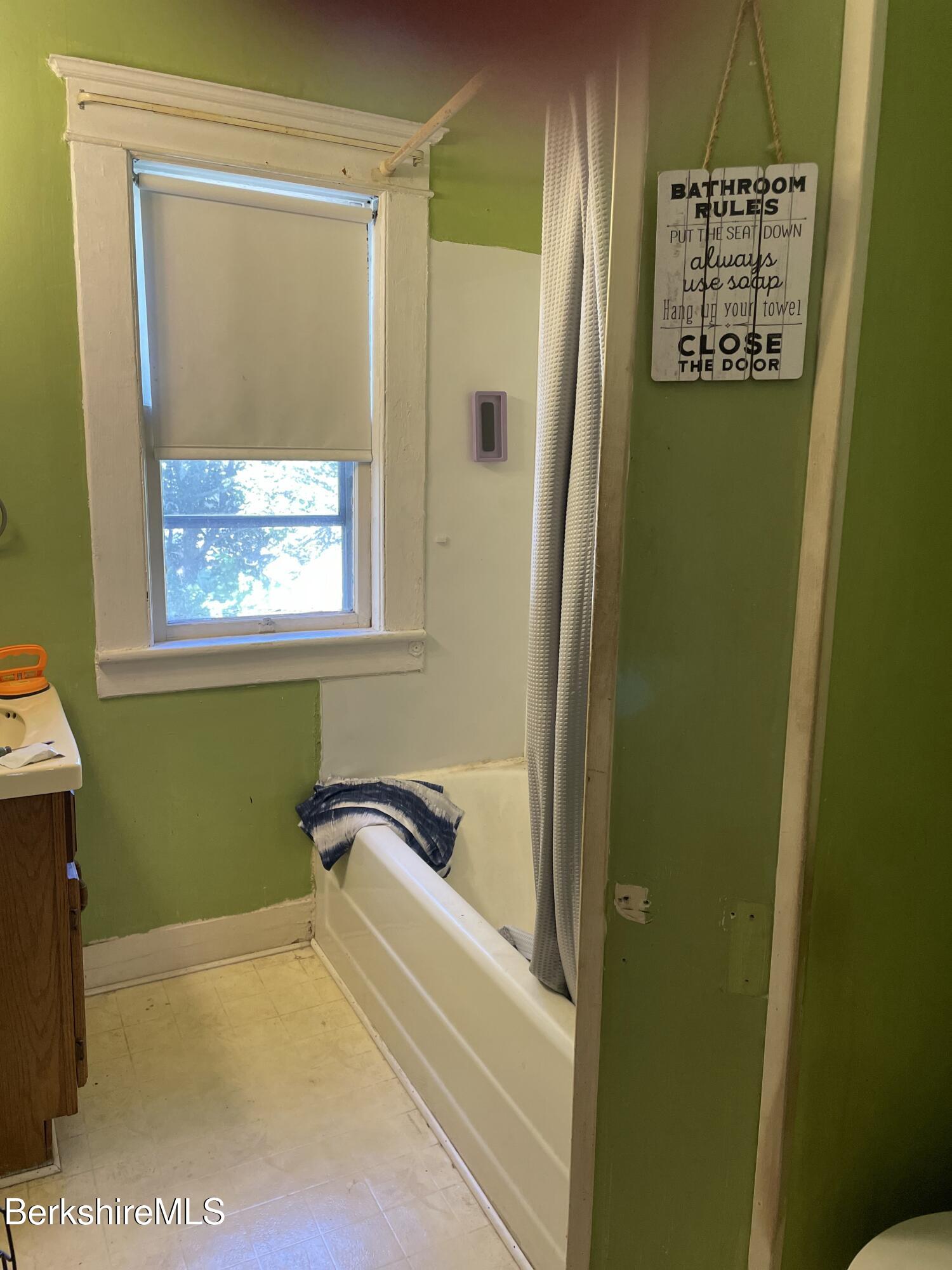 156 Elizabeth Street Pittsfield, MA 01201 - Photo 26 of 36 20251006_140503968_iOS