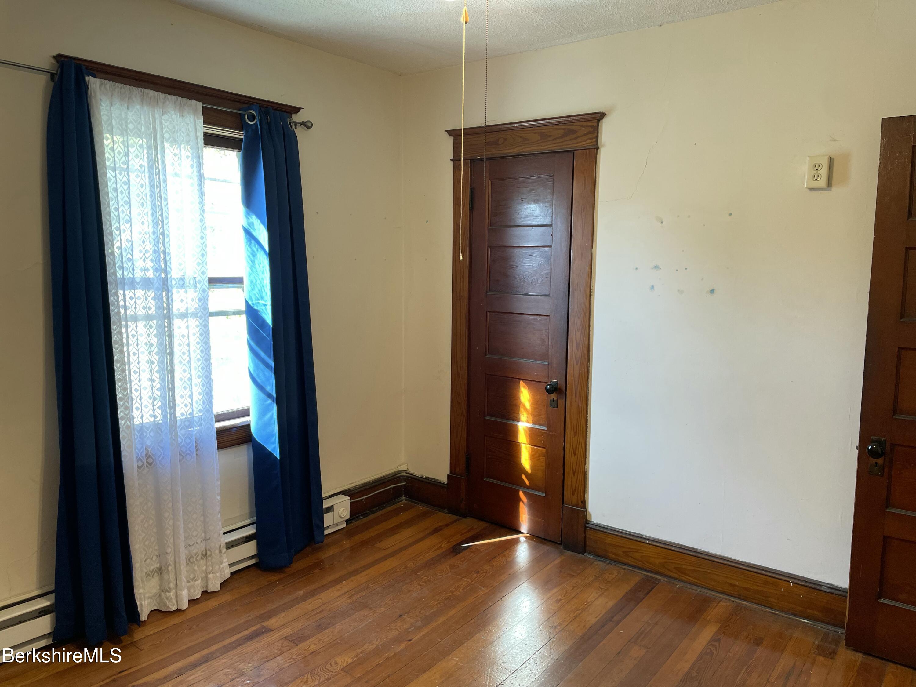 156 Elizabeth Street Pittsfield, MA 01201 - Photo 30 of 36 20251006_140525360_iOS