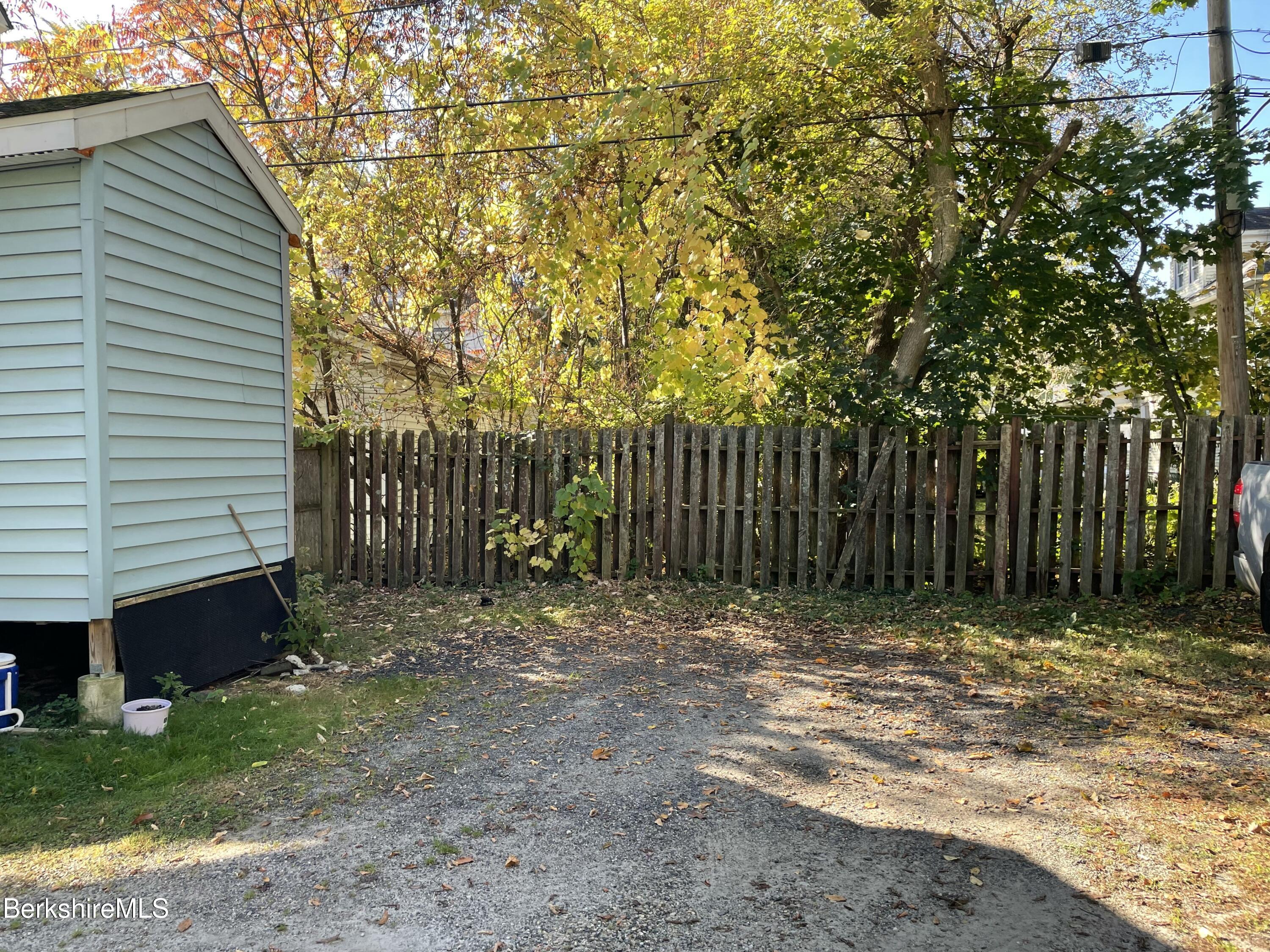 156 Elizabeth Street Pittsfield, MA 01201 - Photo 35 of 36 20251006_141437779_iOS