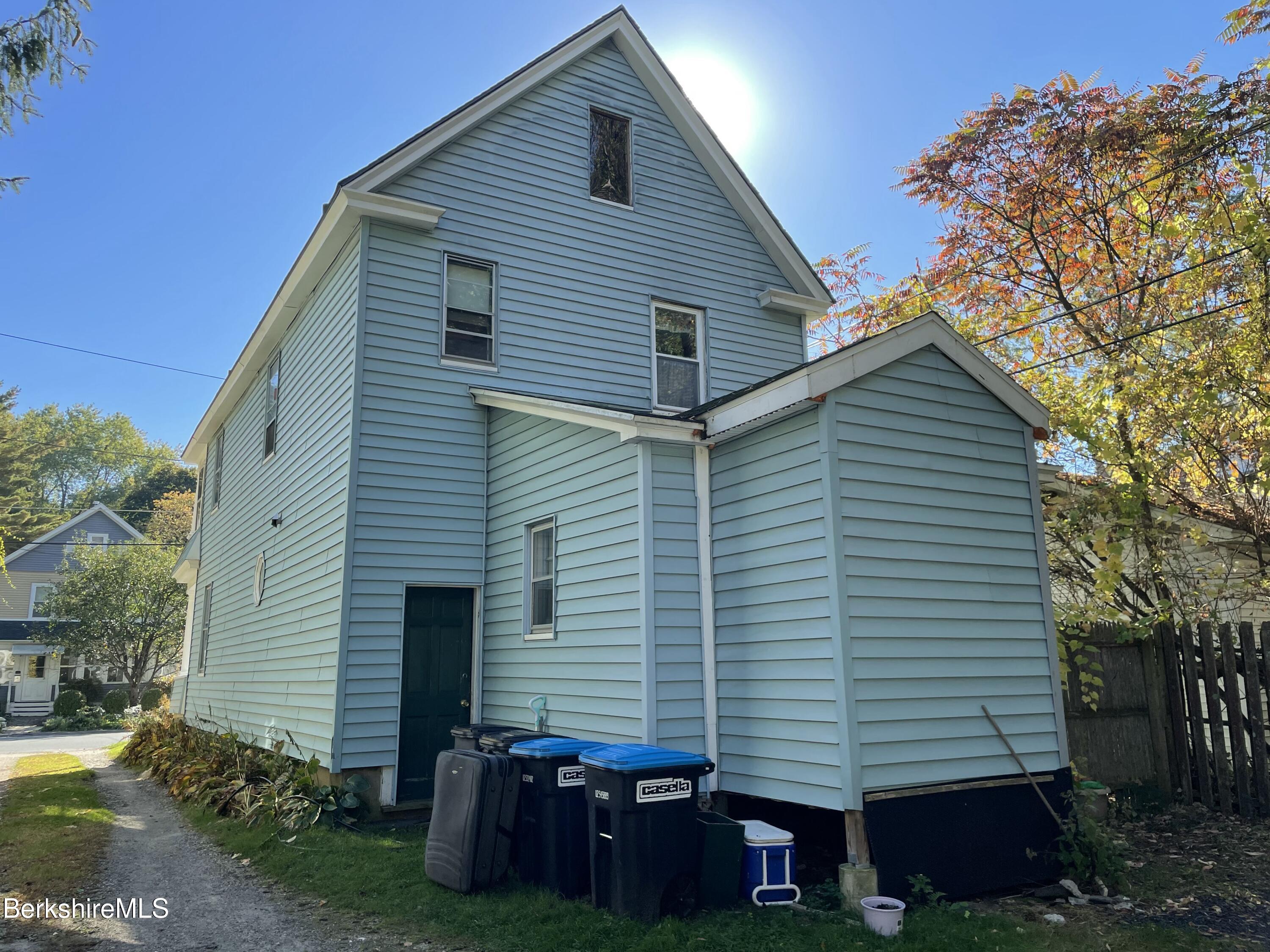 156 Elizabeth Street Pittsfield, MA 01201 - Photo 36 of 36 20251006_141444537_iOS