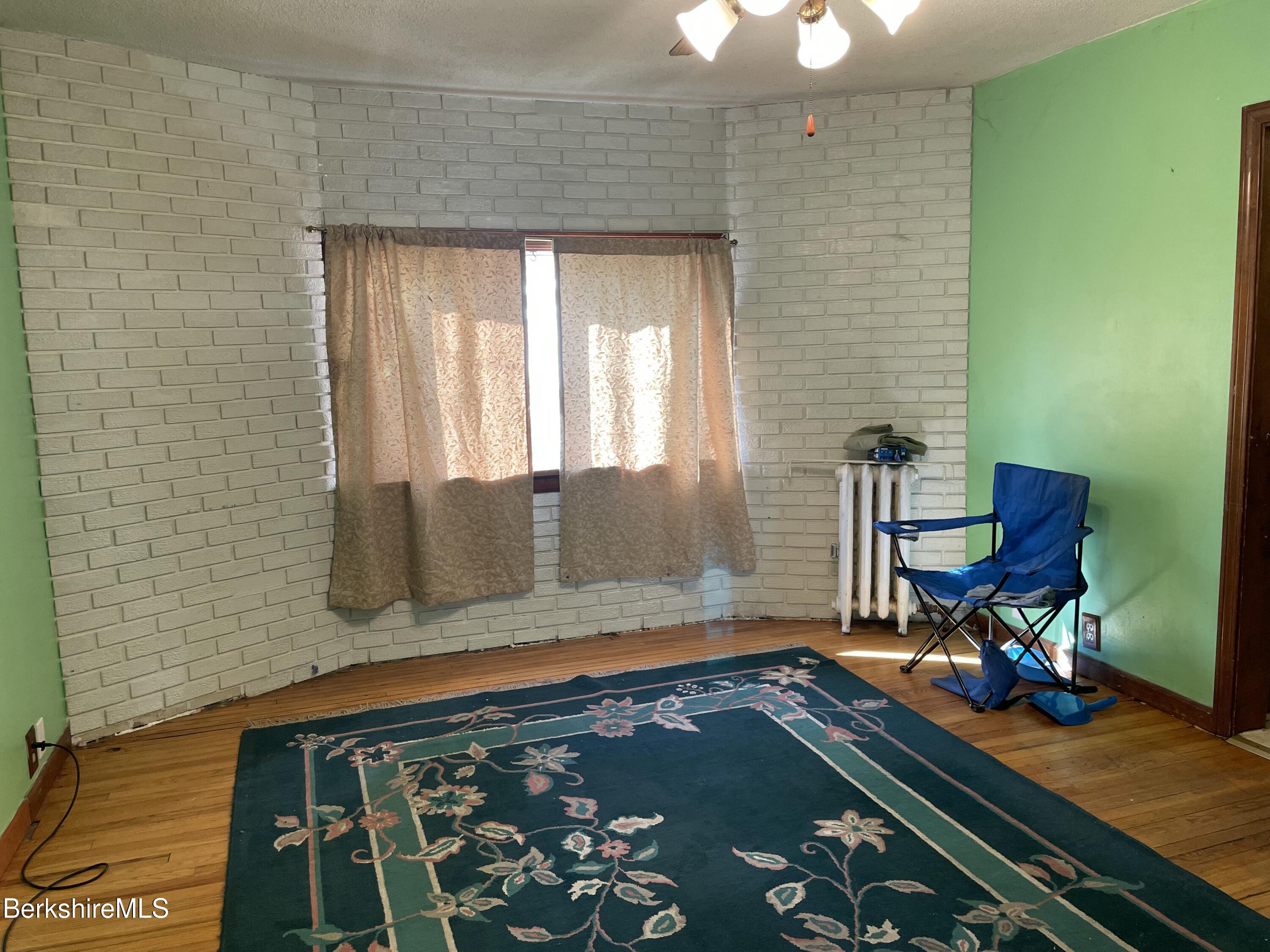 156 Elizabeth Street Pittsfield, MA 01201 - Photo 7 of 36 20251006_140305266_iOS