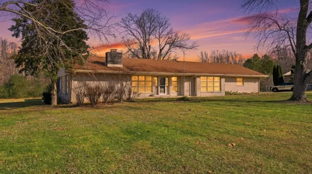 $360,000 | 8 Hilltop Road, Fayetteville, TN 37334