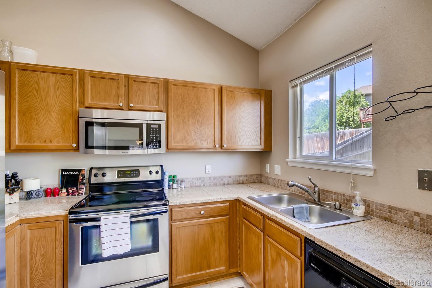 3845 South Rome Way Aurora, CO 80018 - Photo 6 of 25 Gallery Image 6