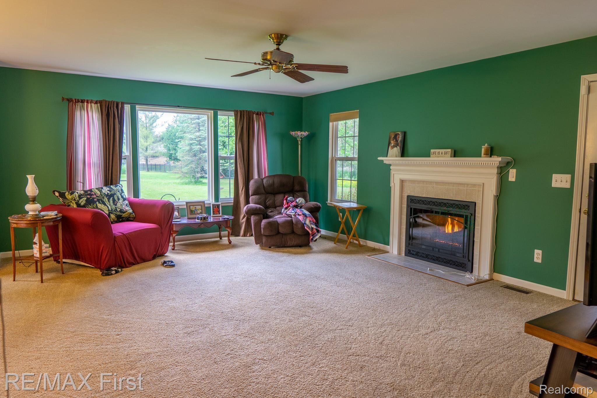 930 Grace Avenue Rochester, MI 48307 - Photo 16 of 35 930 GRACE AVE-14.jpg