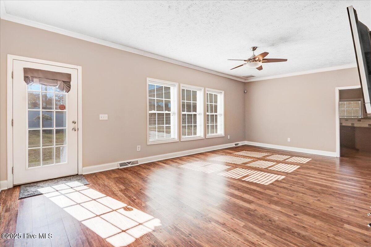 206 West New Hope Road Goldsboro, NC 27534 - Photo 26 of 54 Living Room