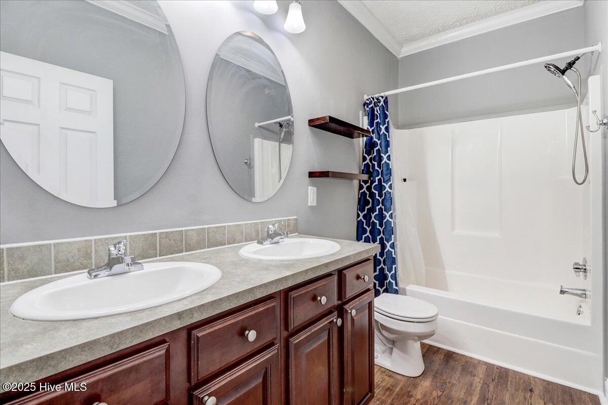 206 West New Hope Road Goldsboro, NC 27534 - Photo 43 of 54 Guest Bathroom