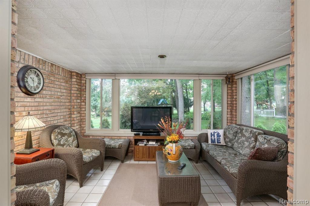 1793 North Kilburn Road Rochester Hills, MI 48306 - Photo 11 of 25