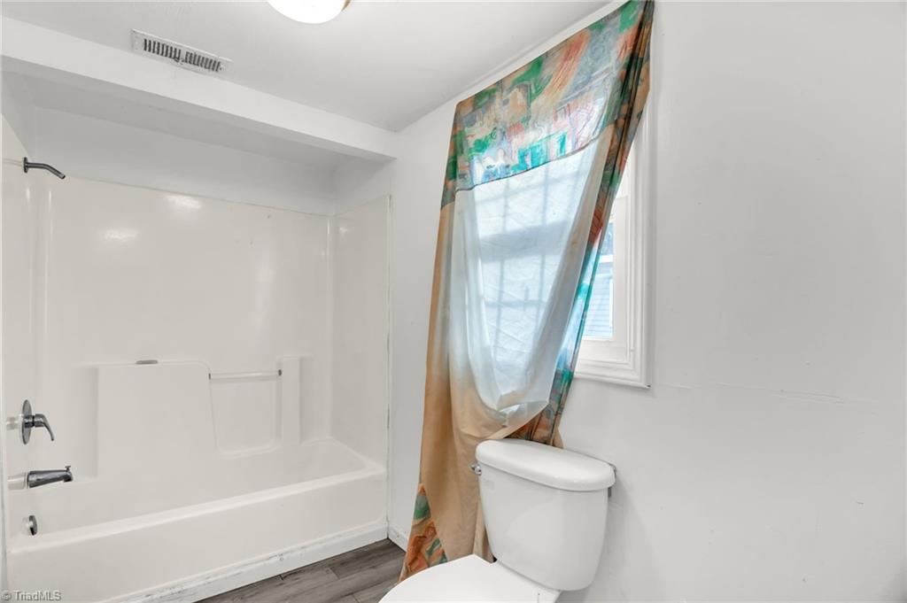 404 Hickory Chapel Road High Point, NC 27260 - Photo 13 of 31