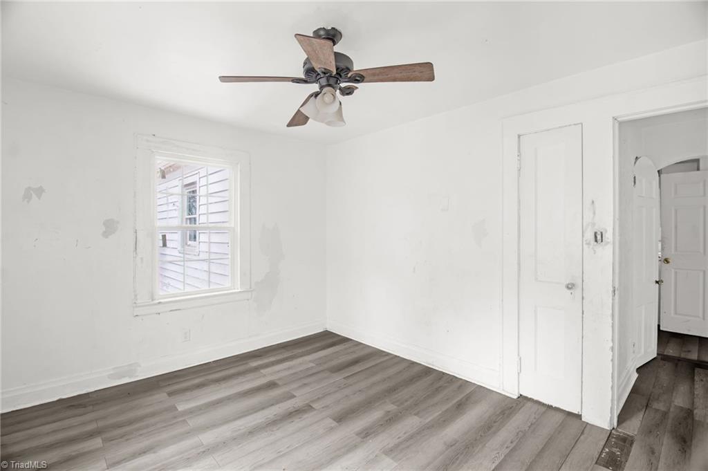 404 Hickory Chapel Road High Point, NC 27260 - Photo 15 of 31