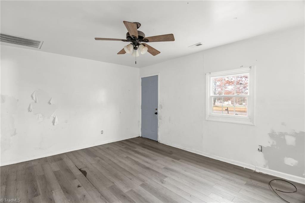 404 Hickory Chapel Road High Point, NC 27260 - Photo 16 of 31