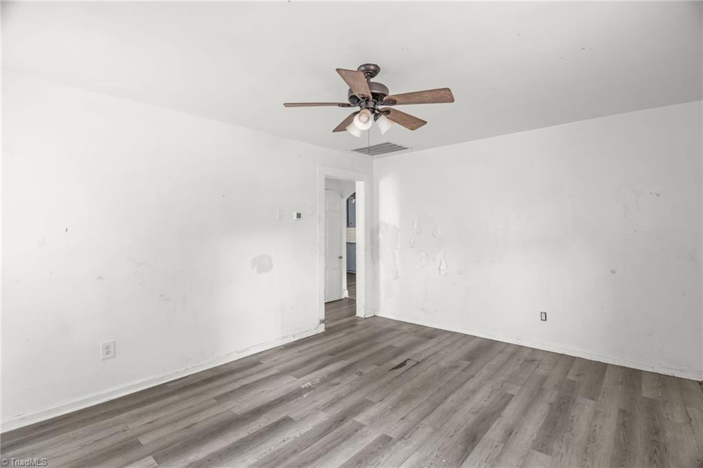 404 Hickory Chapel Road High Point, NC 27260 - Photo 17 of 31