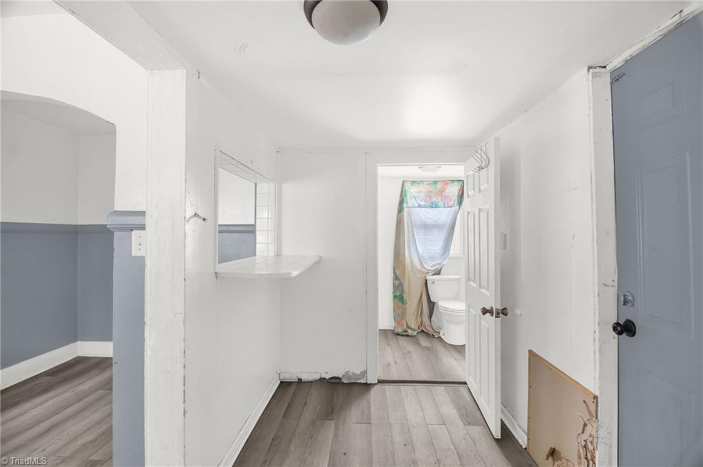 404 Hickory Chapel Road High Point, NC 27260 - Photo 5 of 31