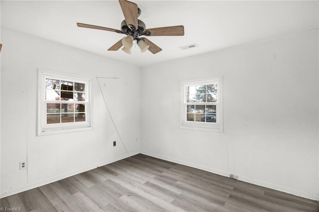 404 Hickory Chapel Road High Point, NC 27260 - Photo 7 of 31