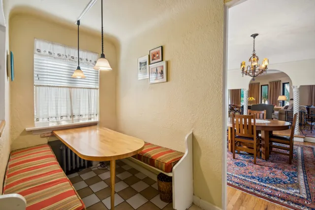 $374,900 | 2109 West Jarvis Avenue, Unit 1, Chicago, IL 60645