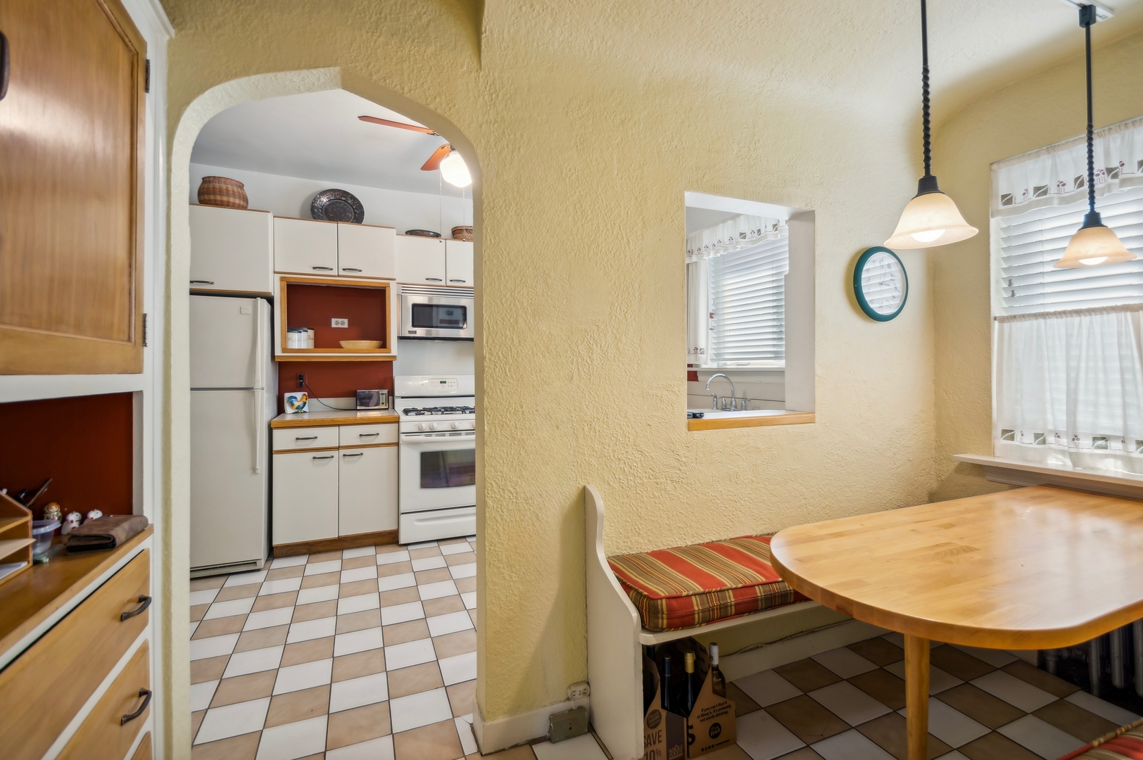 2109 West Jarvis Avenue, Unit 1 Chicago, IL 60645 - Photo 15 of 24