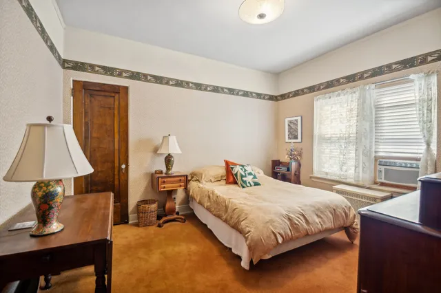 $374,900 | 2109 West Jarvis Avenue, Unit 1, Chicago, IL 60645