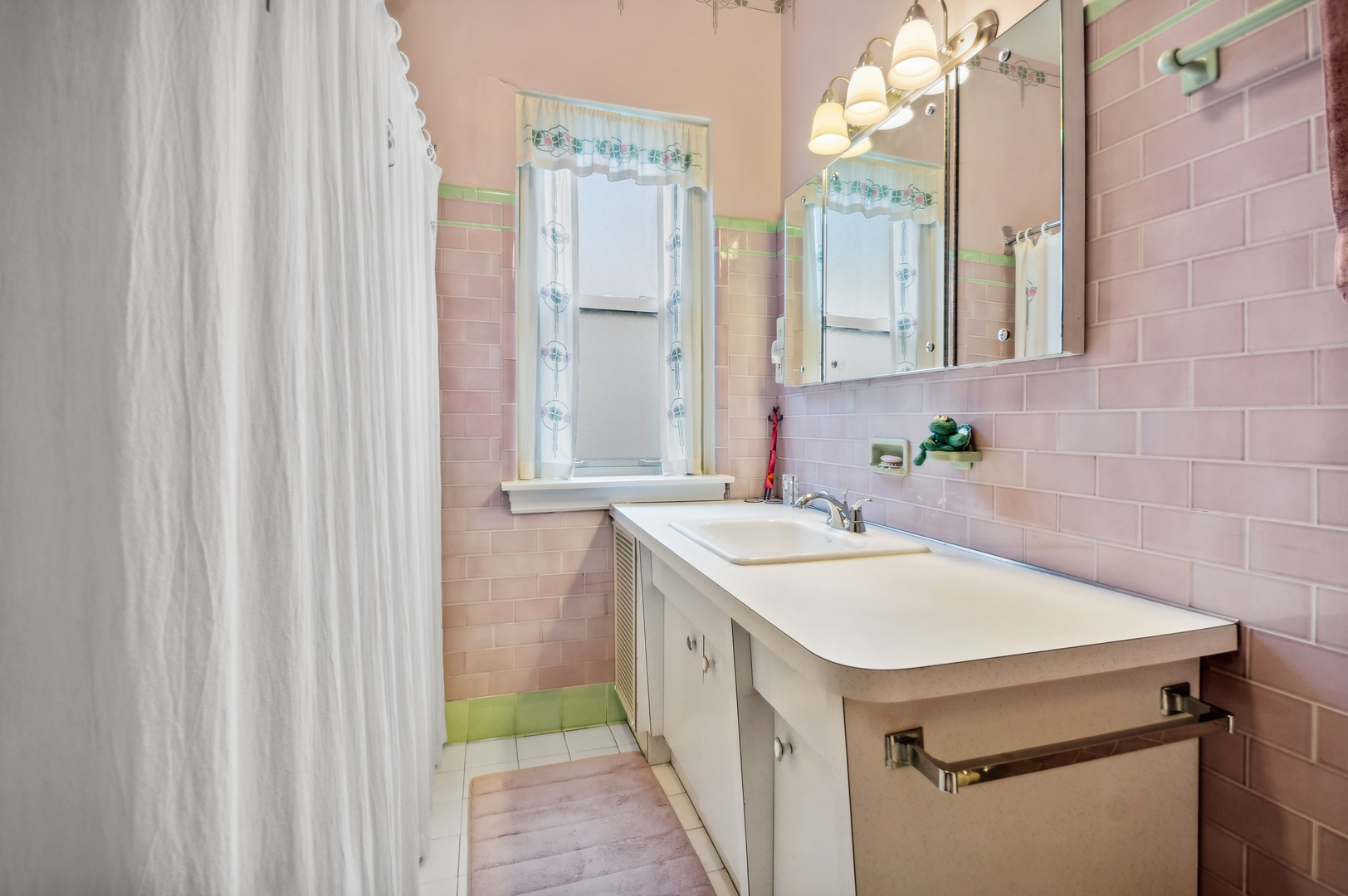 2109 West Jarvis Avenue, Unit 1 Chicago, IL 60645 - Photo 23 of 24