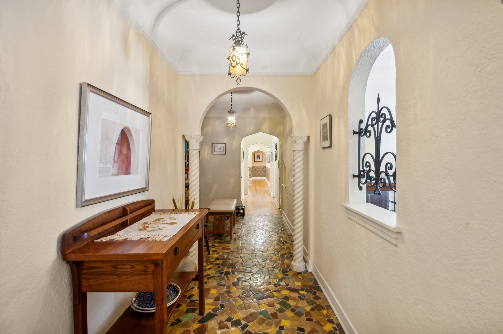 2109 West Jarvis Avenue, Unit 1 Chicago, IL 60645 - Photo 5 of 24