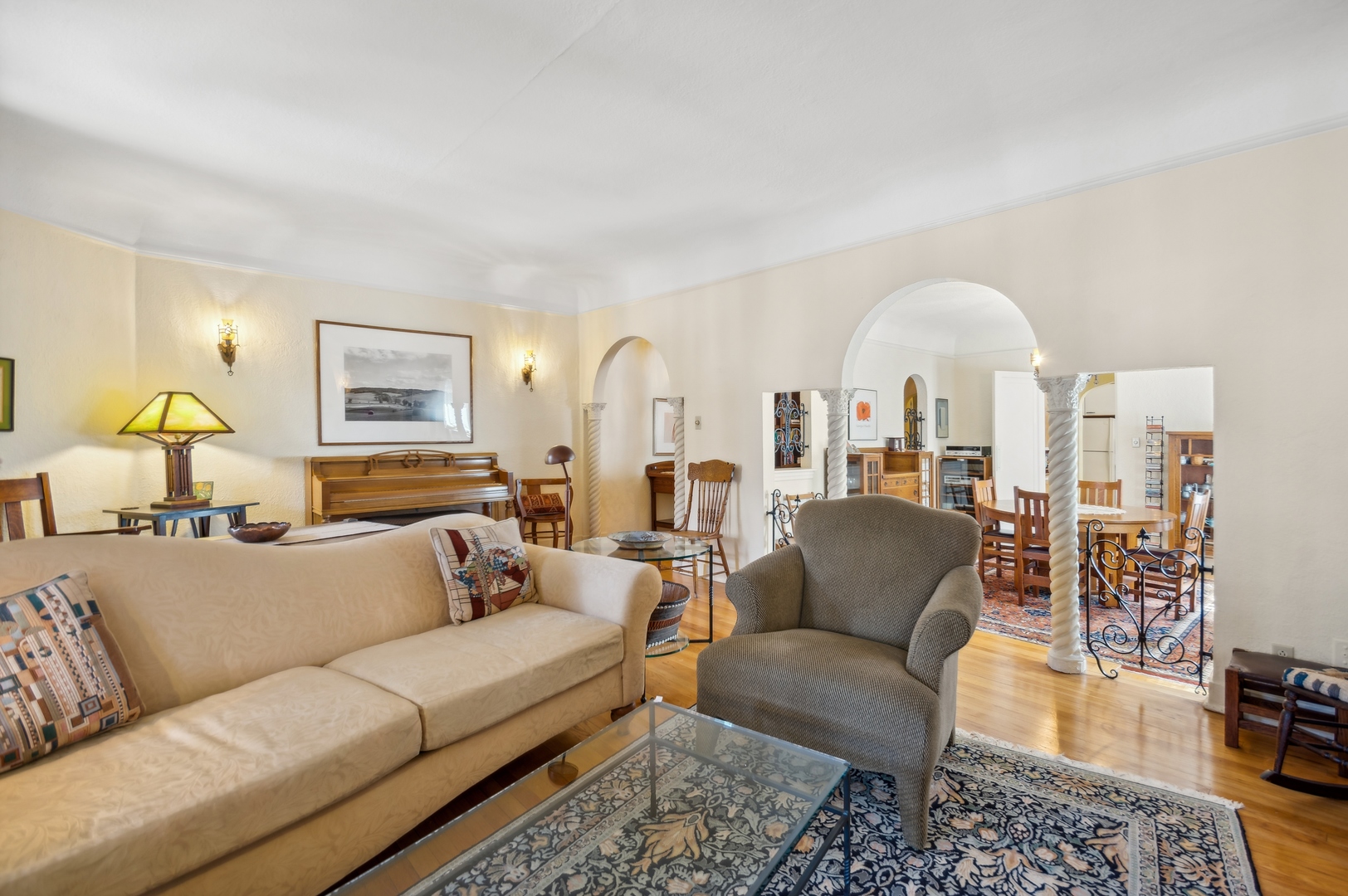 2109 West Jarvis Avenue, Unit 1 Chicago, IL 60645 - Photo 9 of 24