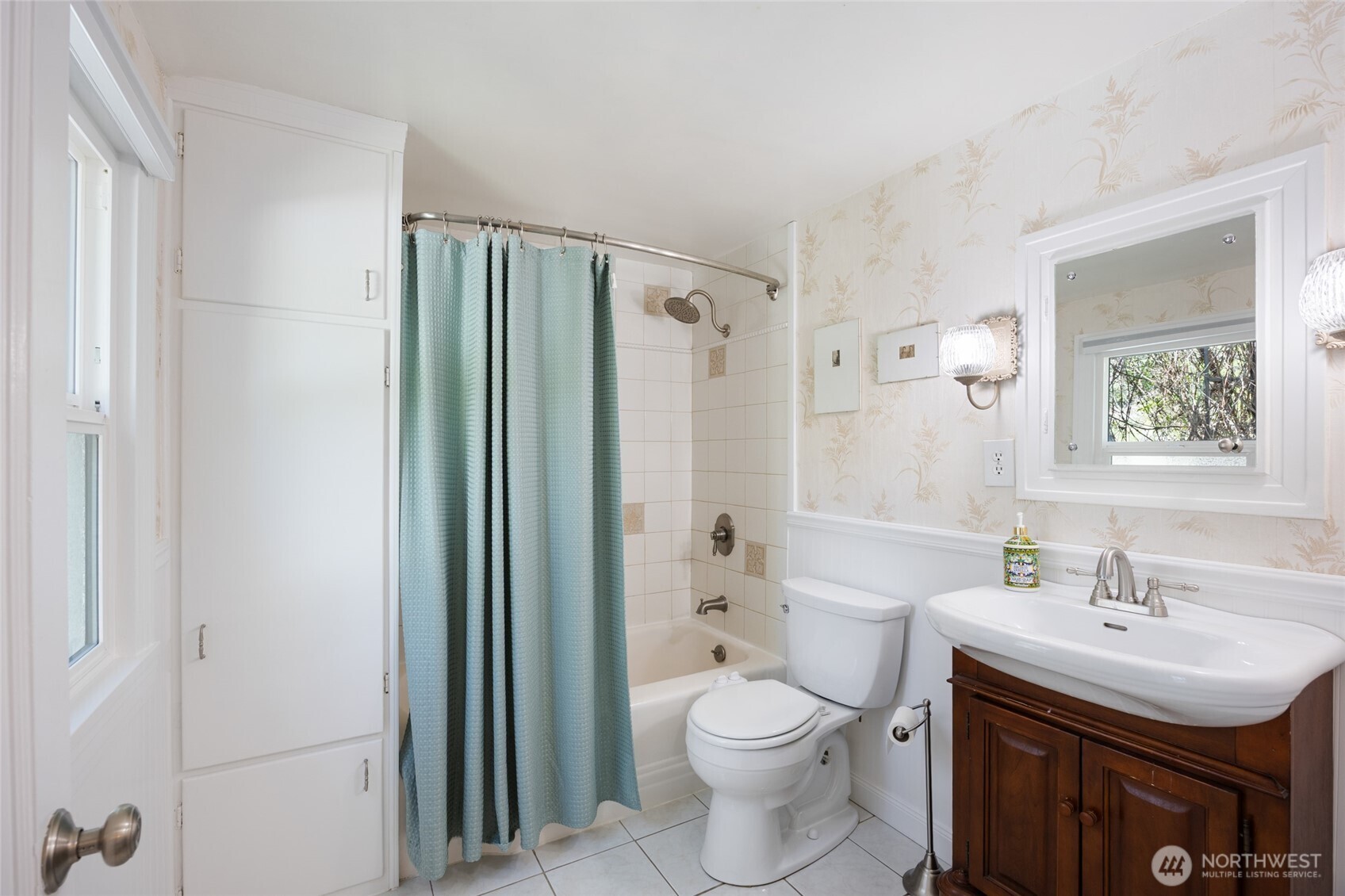 529 Lower Sunnyslope Road Wenatchee, WA 98801 - Photo 17 of 40