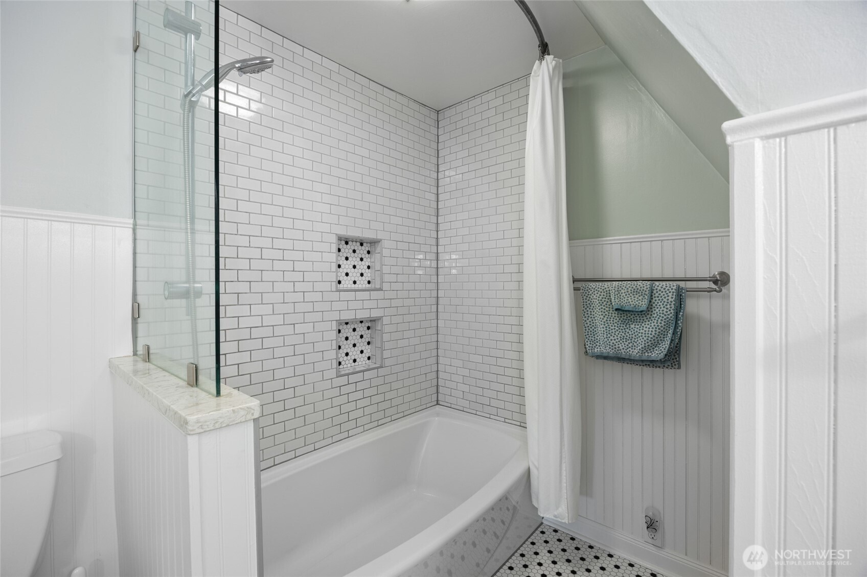 529 Lower Sunnyslope Road Wenatchee, WA 98801 - Photo 26 of 40