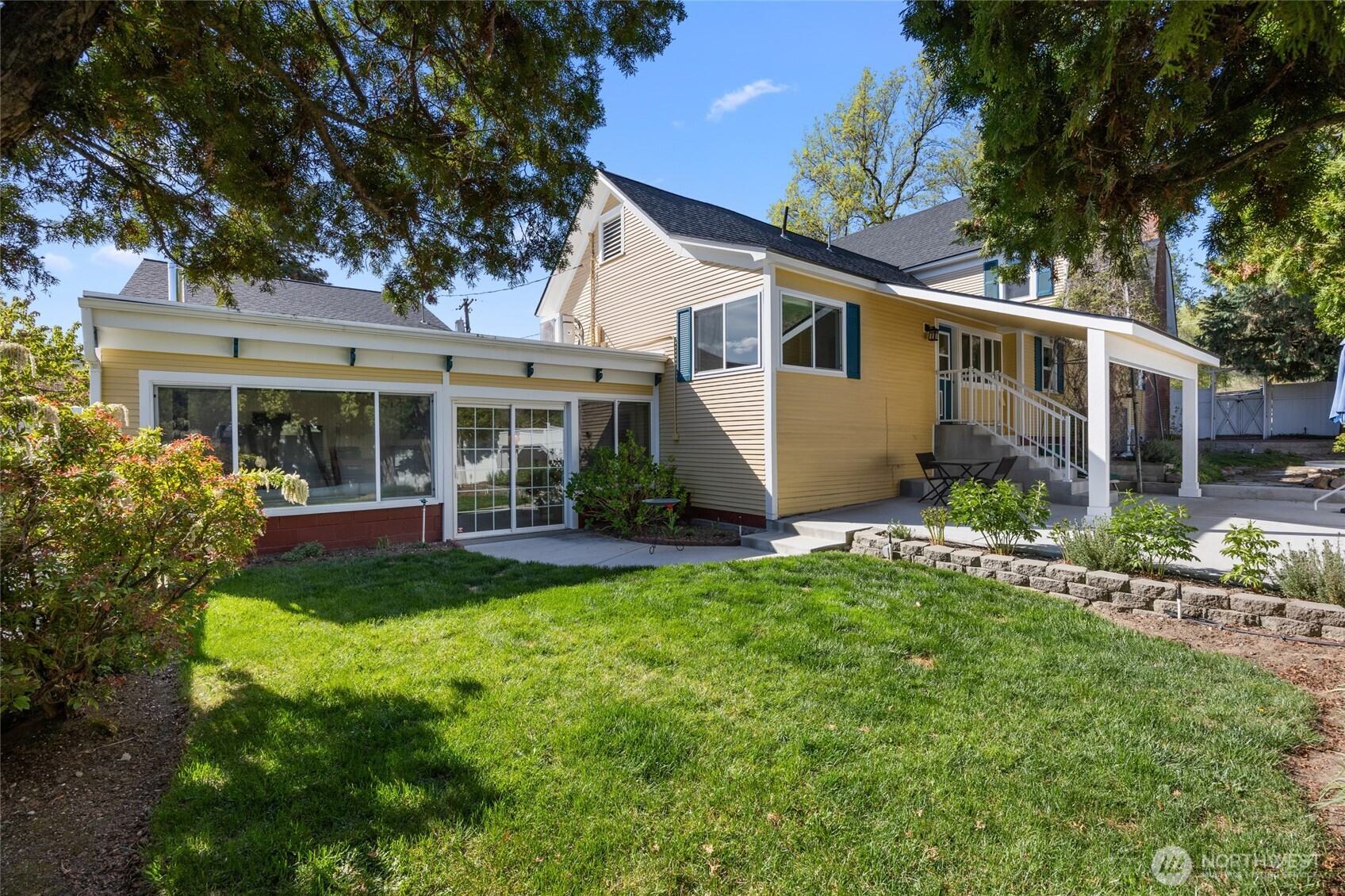 529 Lower Sunnyslope Road Wenatchee, WA 98801 - Photo 32 of 40