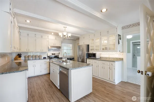 $949,000 | 529 Lower Sunnyslope Road, Wenatchee, WA 98801